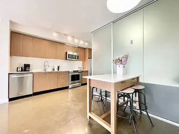 221 Union St #8 — Photo 10