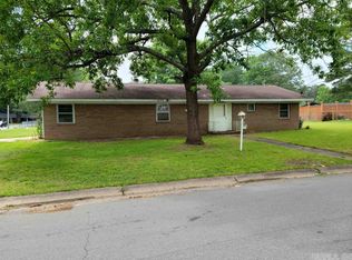 1 Hatfield Dr, Little Rock, AR 72209