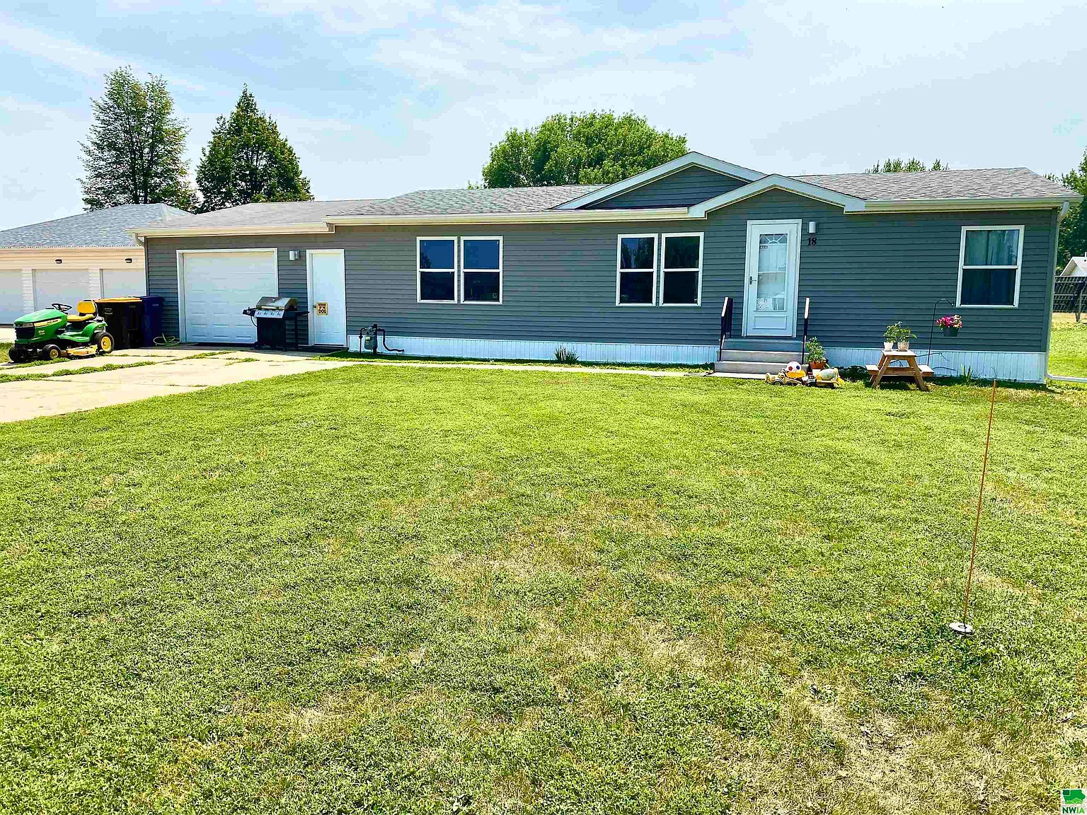 18 Meadow Dr, Kingsley, IA 51028 Zillow