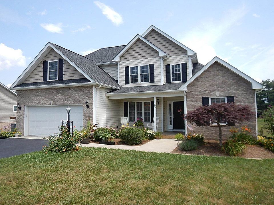 1st image of 55 Riverhead Dr