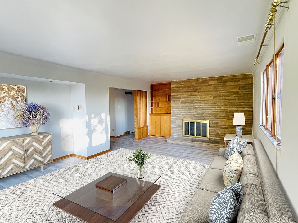 Family Room- Virtually Staged