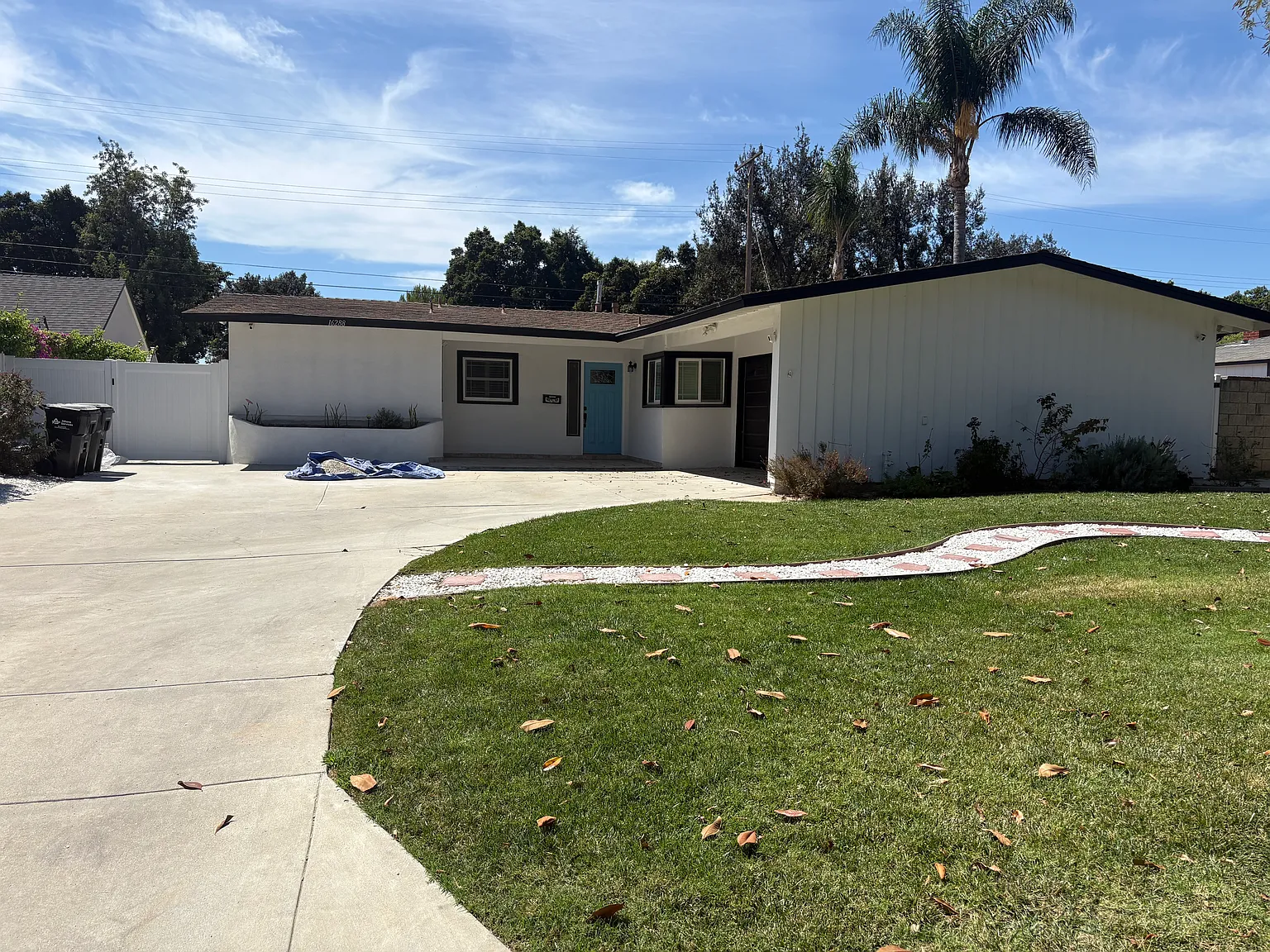 3 bed, 1549 sqft, $5,200 — Photo 2