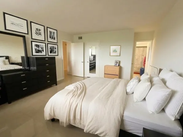 1881 Middle River Dr APT 704, Fort Lauderdale, FL 33305