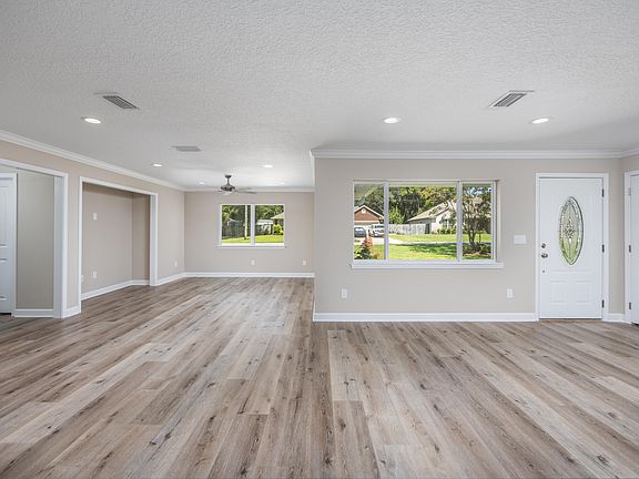 5th image of 720 Karen Ave