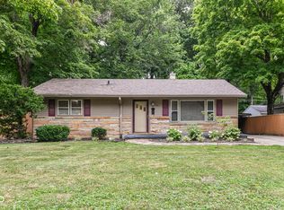 820 W Poplar St, Zionsville, IN 46077