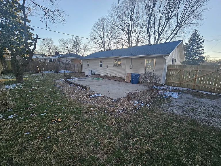 1310 S River St — Photo 25