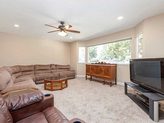 3rd image of 4712 N Delno Ave