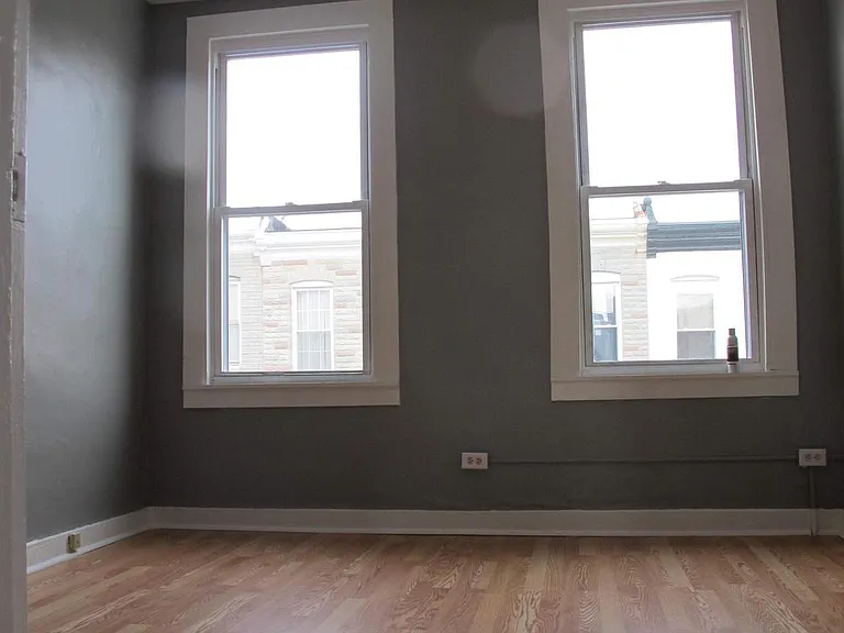 136 N Curley St — Photo 12