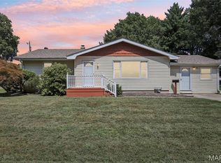 34 Woodlawn Dr, Litchfield, IL 62056