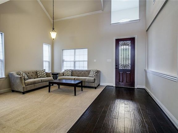 3rd image of 3906 Horseshoe Ln