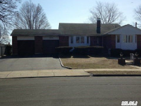 1st image of 18 Byway Dr