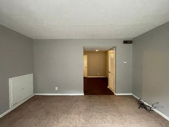 3rd image of 4053 Log Cabin Dr #B-8