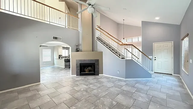 3 bed 2.5 bath. Pool & landscape serv included — Photo 4