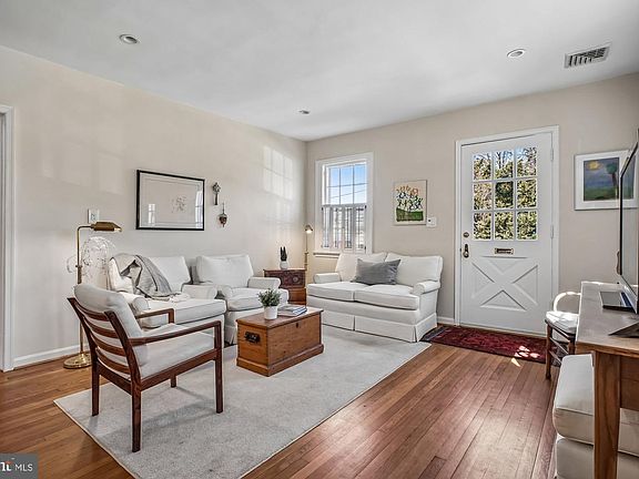 4th image of 4812 Earlston Dr