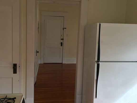 5th image of 218 Tate St #1