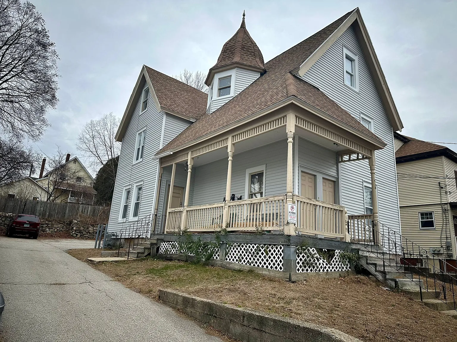 418 Laurel St — Photo 1