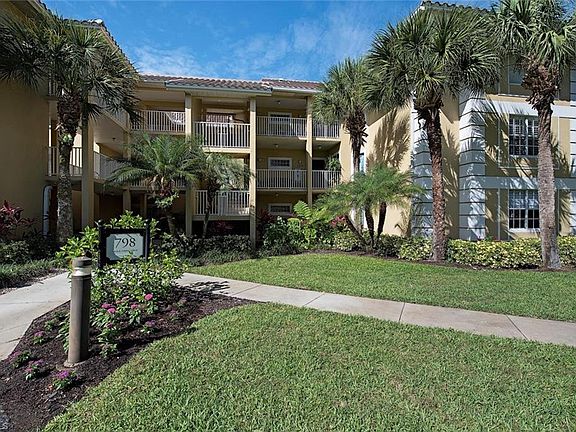 2nd image of 798 Eagle Creek Dr Unit 104