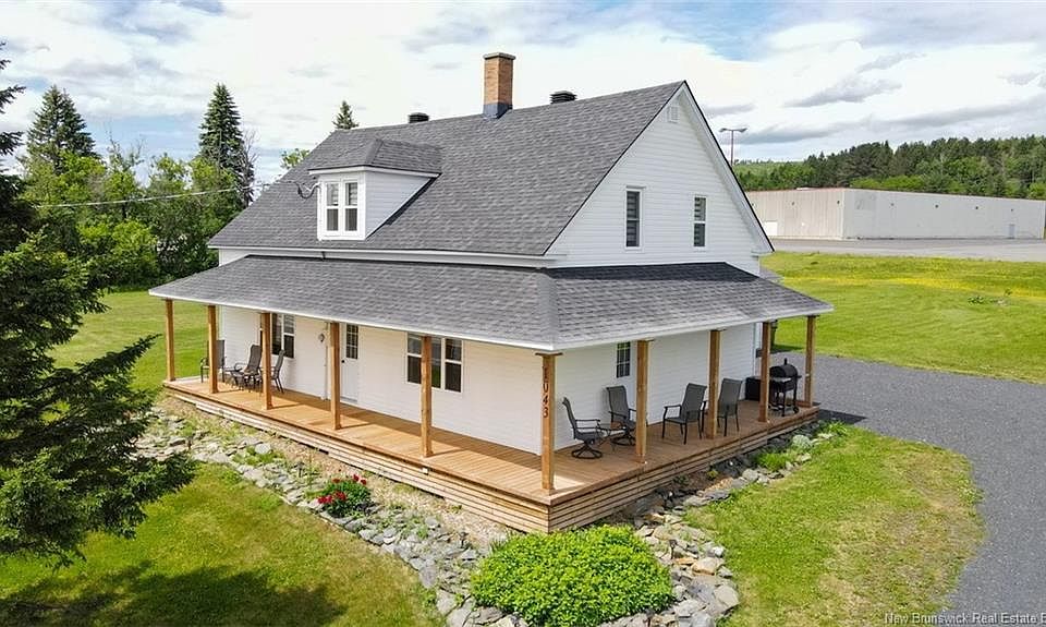 1st image of 1043 Principale St