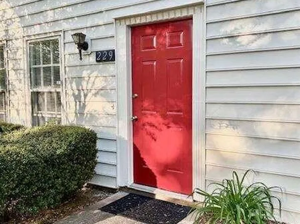 229 Chads Ford Way, Roswell, GA 30076