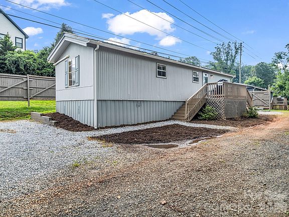 3rd image of 144 Clayton Rd