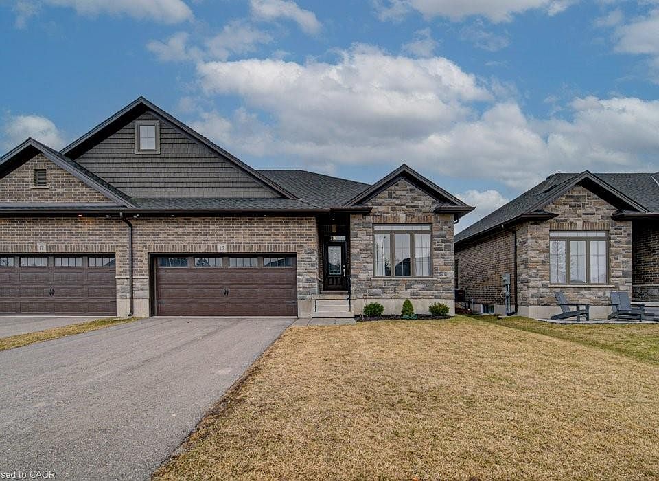 1st image of 15 Matheson Cres