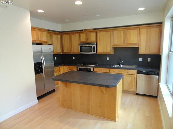 4th image of 6279 NE Carillion Dr