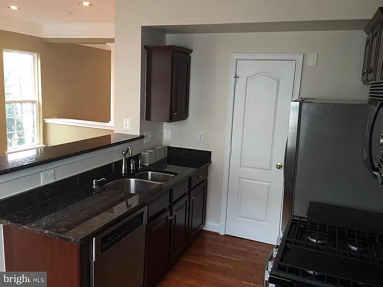 2122 Darcy Green Pl — Photo 7