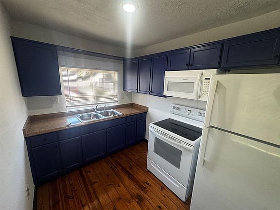 5th image of 1504 Luzon St Unit A