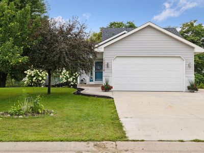 211 Alva St, Waconia, MN, 55387