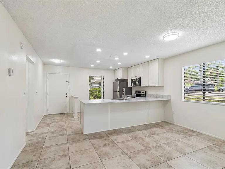 2945 Grovewood Blvd #A — Photo 18