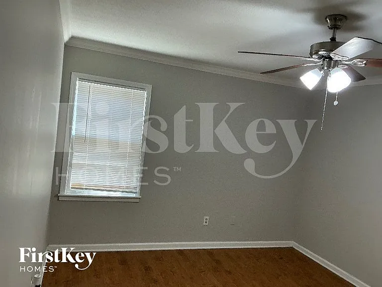 5819 Fox Lair Ave — Photo 8
