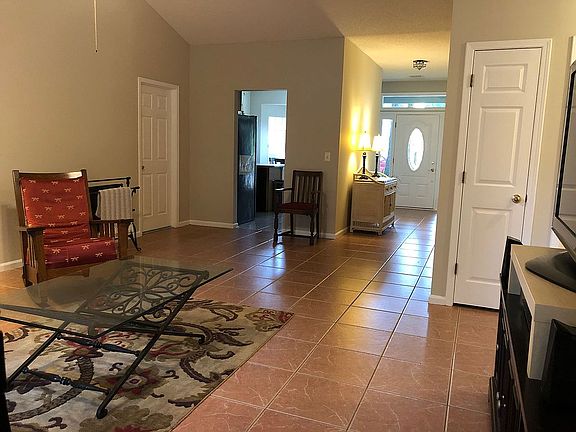 4th image of 2153 Canterbury Ln