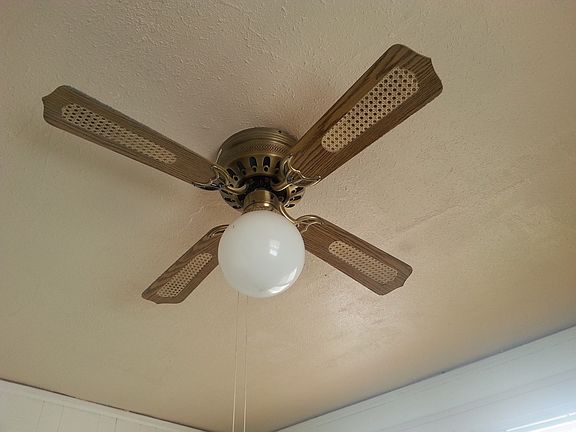 5th image of 1215 Douglas St APT 4