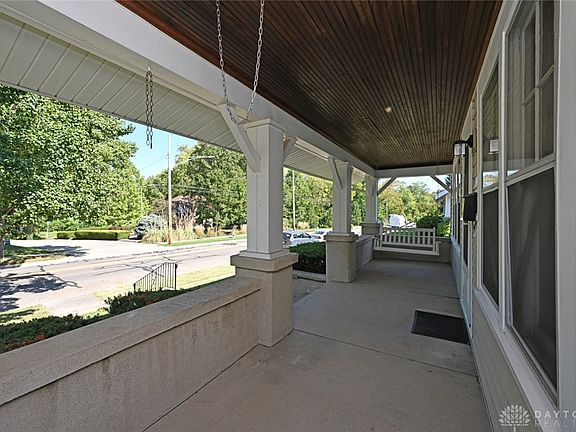 4th image of 736 E Linden Ave