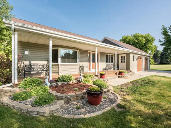 901 Geneva Dr, Alexandria, MN 56308