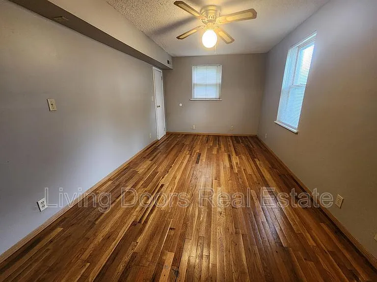 1301 Hill St — Photo 7