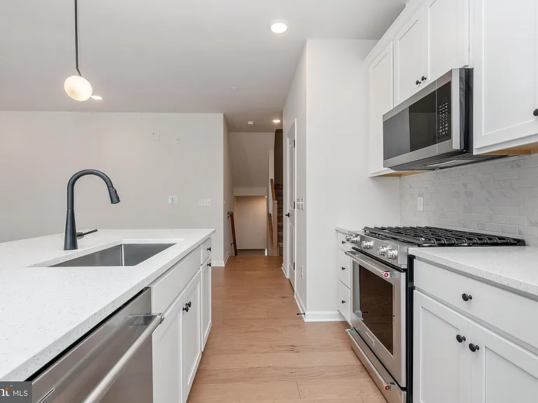 1210 Parker Blvd — Photo 15