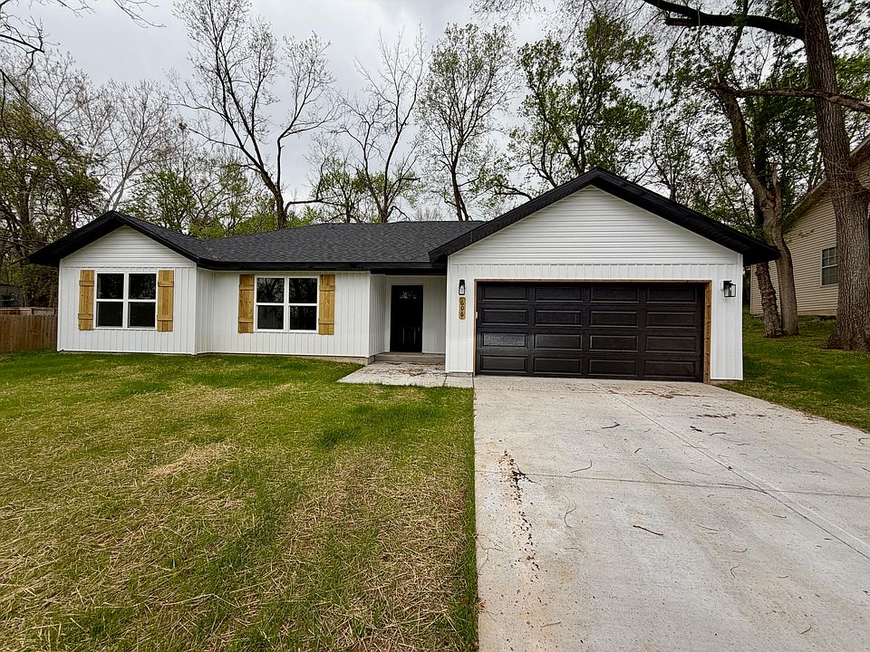 1st image of 606 E Walnut Street