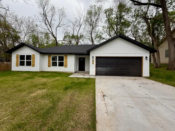 606 E Walnut Street, Ozark, MO 65721