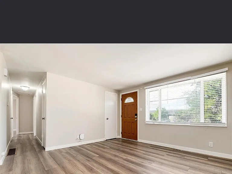 1120 W Oxford Ave — Photo 8