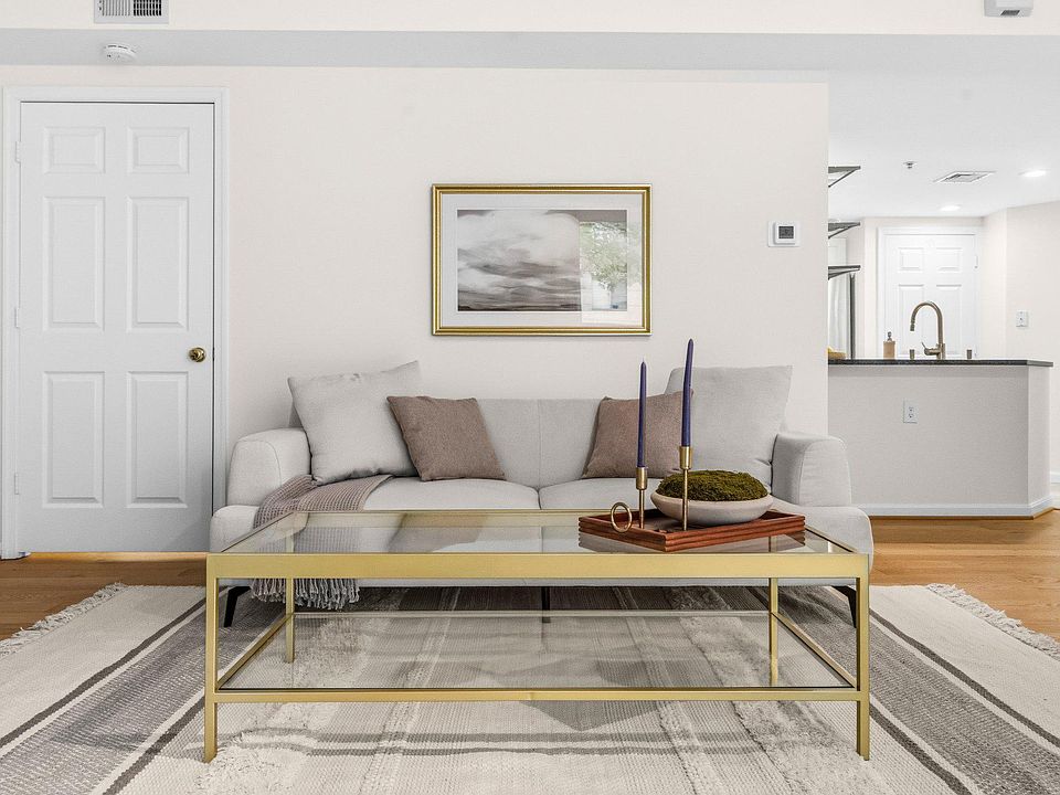 1st image of 3830 9th St N APT 109W