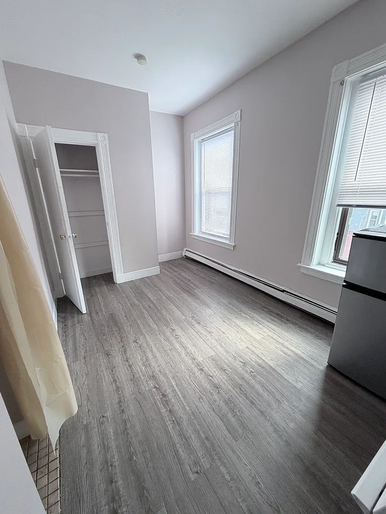 1 bed, $1,300 — Photo 2