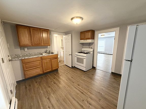 2nd image of 12 Cottage St