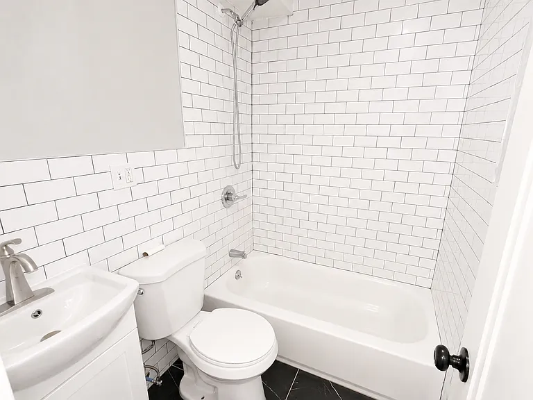 467 Ferry St #1A — Photo 8