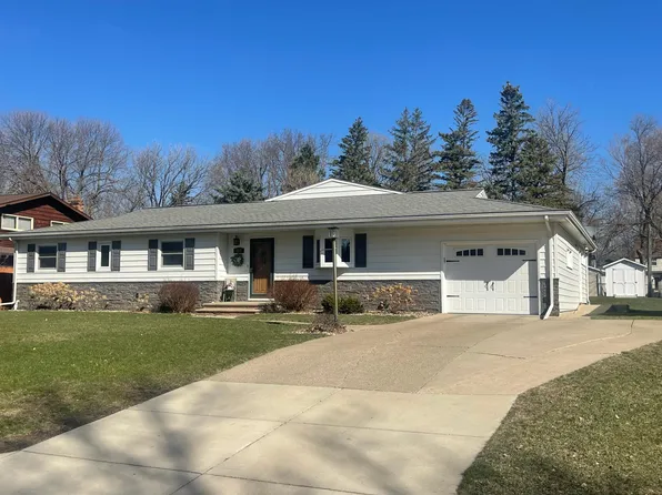207 E Hollett St, Tracy, MN 56175