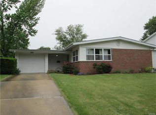 1695 Fairmount Dr, Florissant, MO 63033