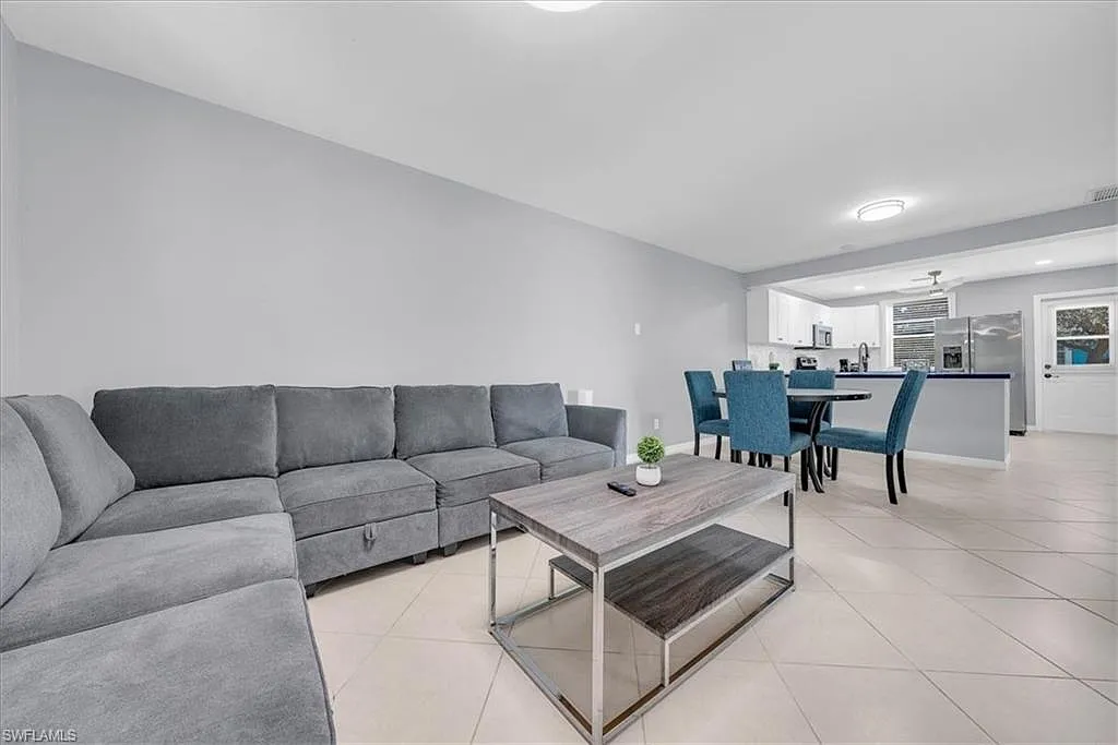 2 bed, 1.0 bath, 840 sqft, $2,800 — Photo 3