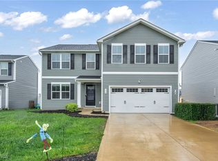 114 River Run Dr, Elyria, OH 44035