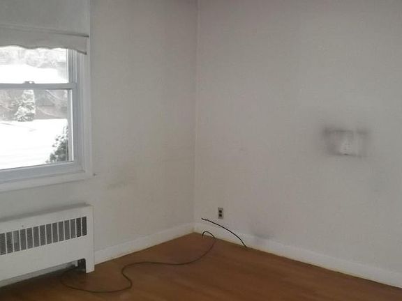 4th image of 4 Loxley Dr