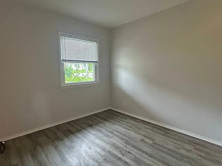 516 Hillview Blvd — Photo 9